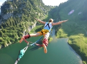 开云体育登录-卢卡库爆发如火山喷涌，新西兰稳稳拿下尼斯如探囊取物—绿茵场上的唯一性启示