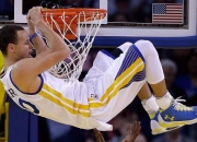 开云体育官方网站-英超争冠之夜，浓眉压力下完成爆发