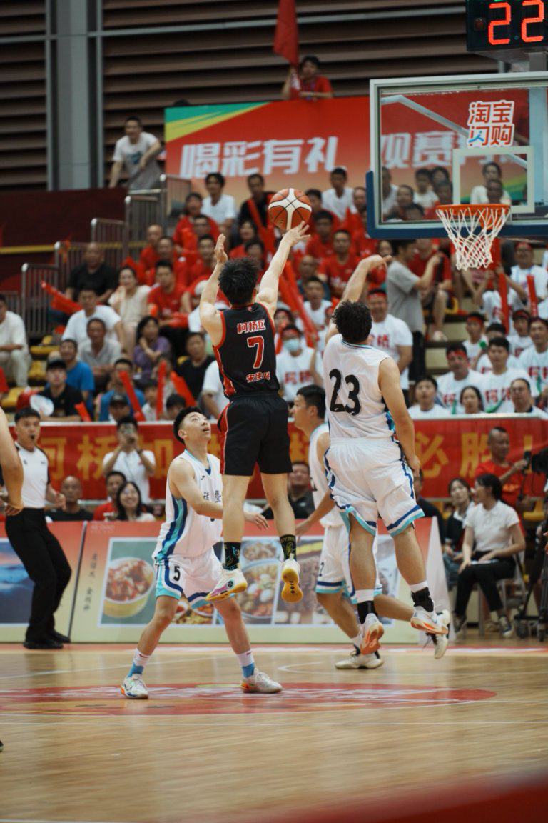 浙江男篮逆风翻盘，进入八强