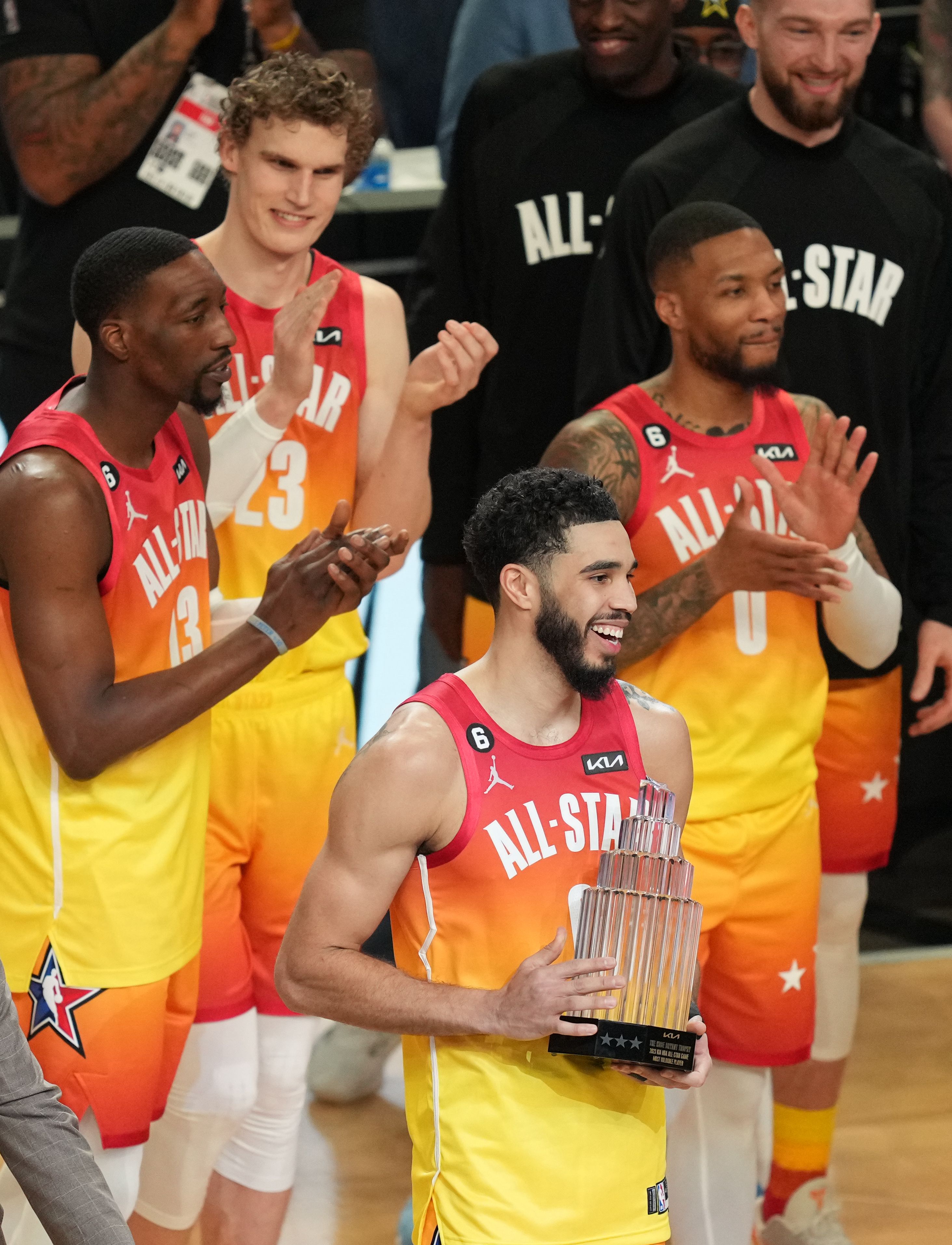 篮球联赛全明星赛的精彩表现 篮球联赛全明星赛的精彩表现