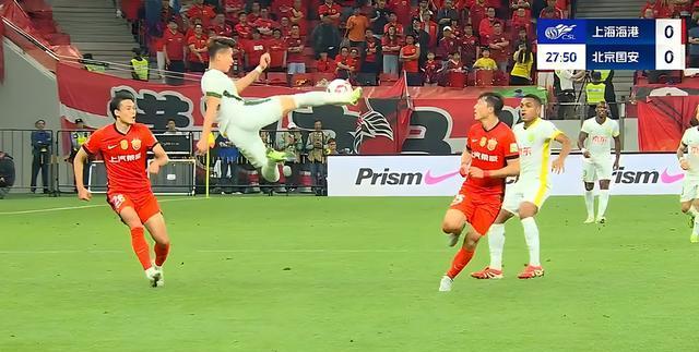 关于上海上港遭遇两连败，青岛黄海取得胜利的信息