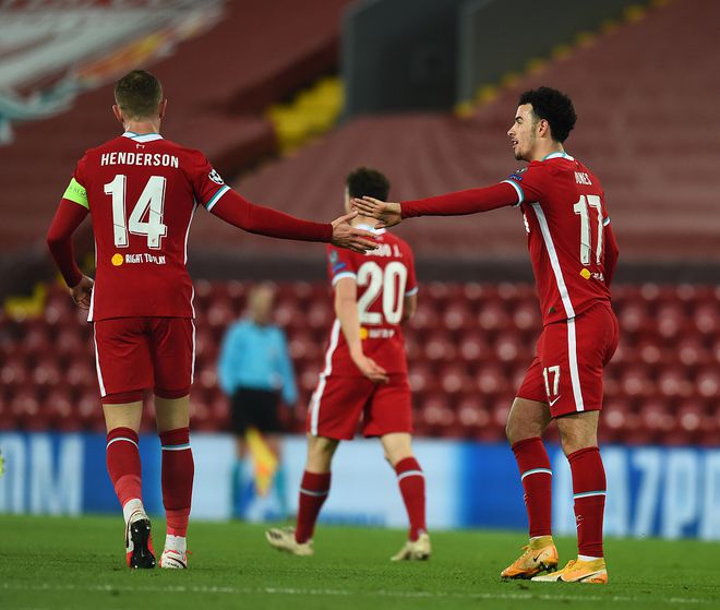 包含挪威逆转山川共和国，锁定小组头名的词条