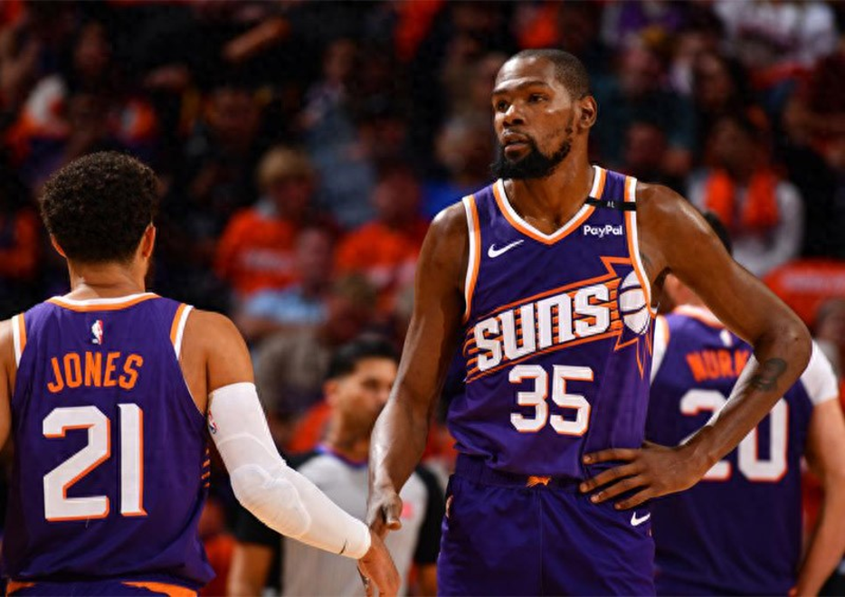 鹈鹕队后卫发挥出色，带领球队击败活塞队的简单介绍