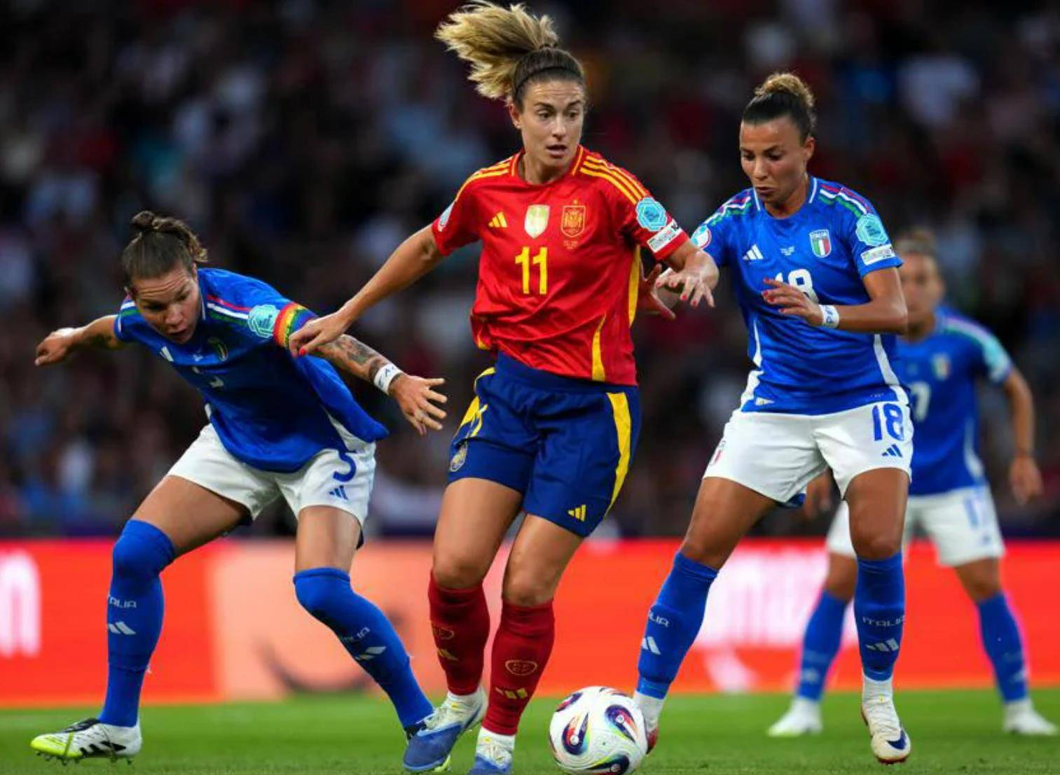 西班牙女足队加紧备战奥运会，突破自我的简单介绍