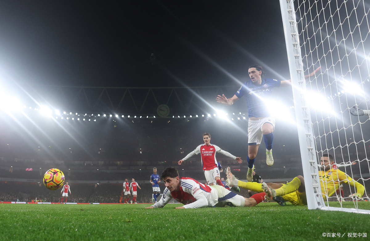 令人热血沸腾的体育盛事！足球比赛花絮的简单介绍