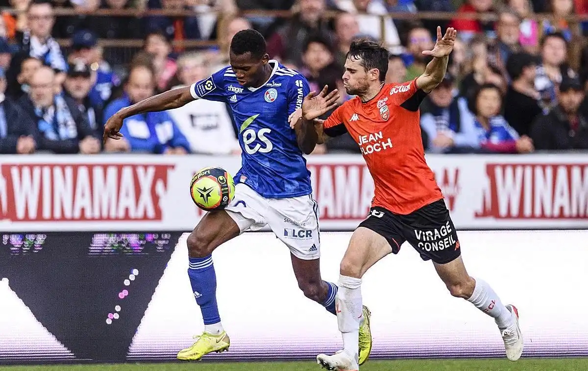 关于里昂大胜里尔，再次展现法国冠军实力的信息