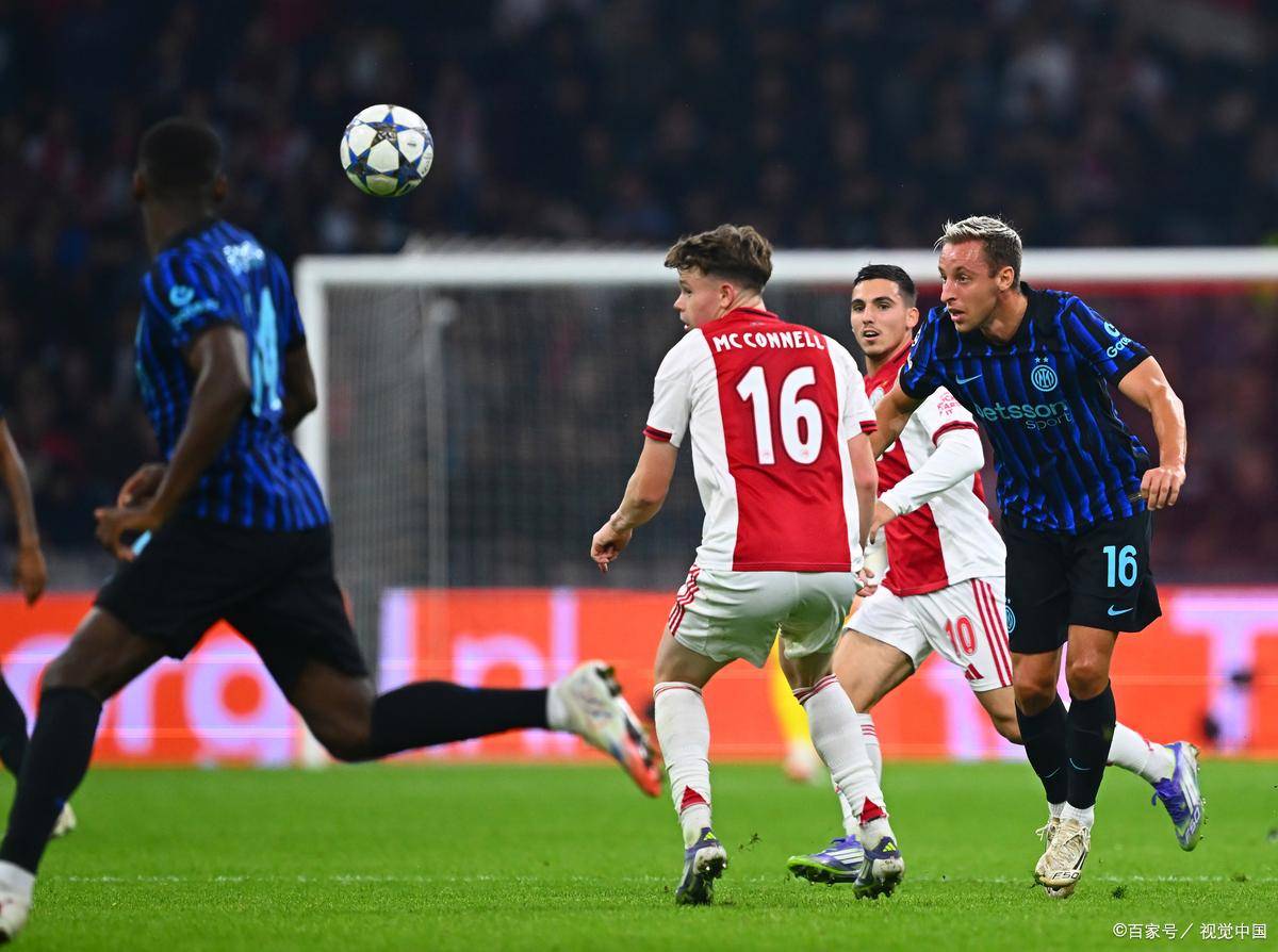 包含斯特拉斯堡足球俱乐部迎来连胜的词条