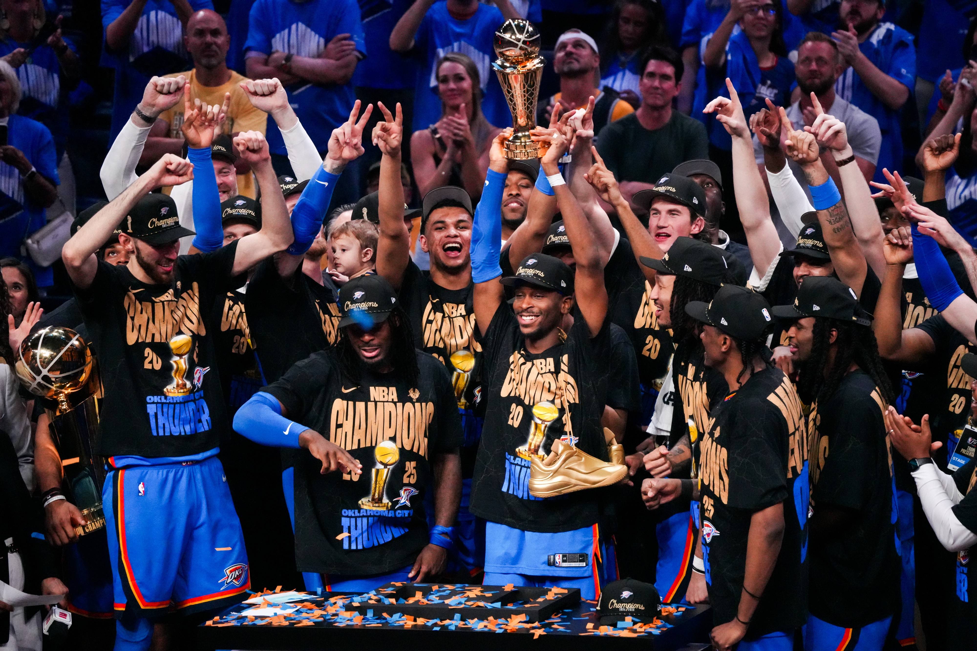 勇士B队碾压马刺，詹姆斯绝境逆转的简单介绍