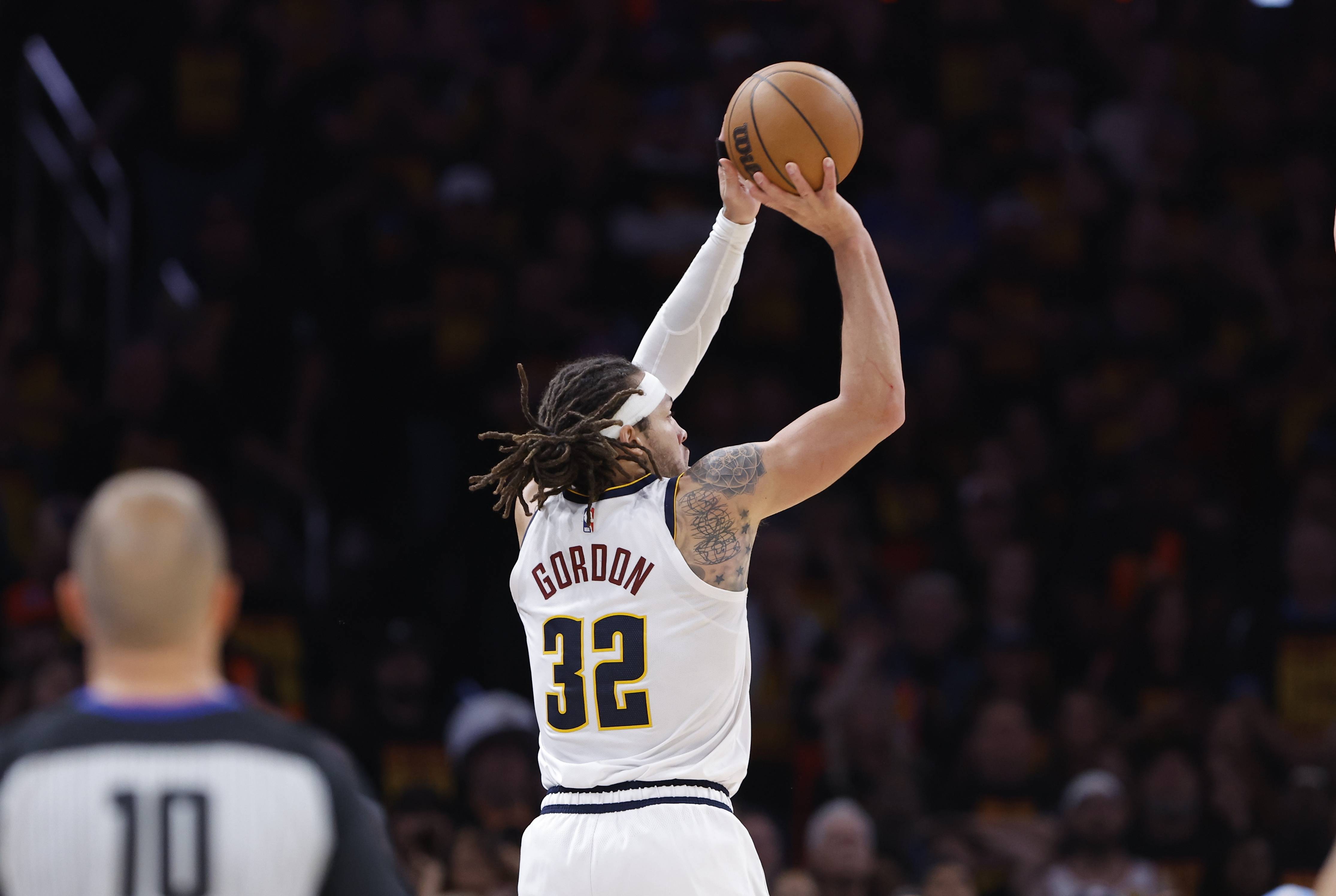 掘金力克猛龙,西亚卡姆统治全场 掘金力克猛龙,西亚卡姆统治全场