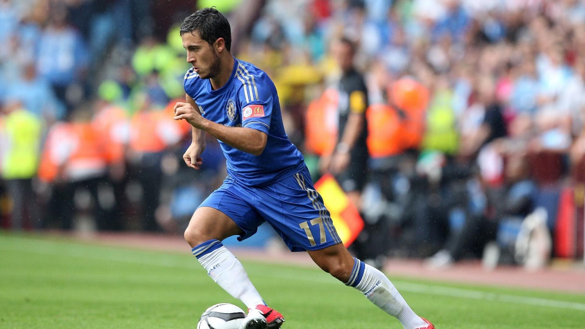 雄鹿正面击溃广厦队，范弗利特成为关键先生