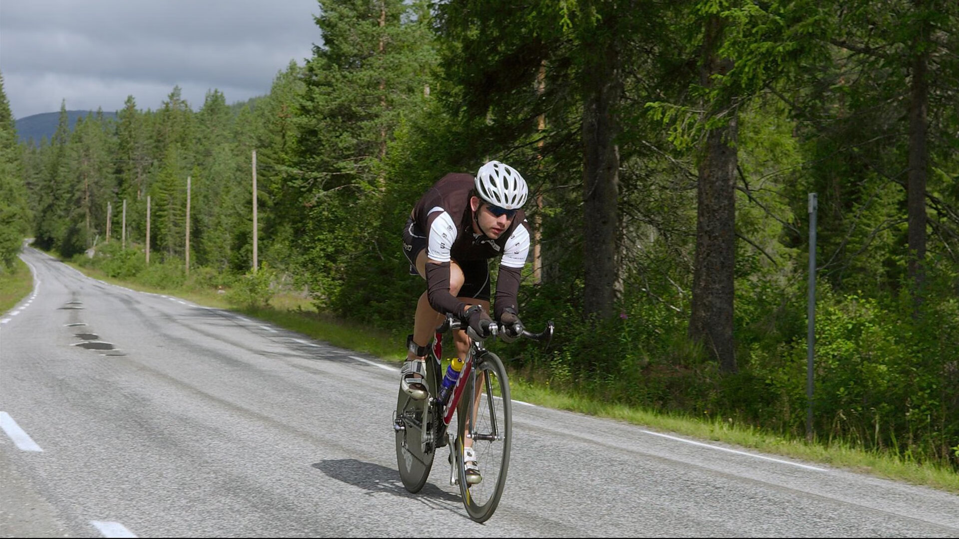 东决关键战焦点战，活塞力克快船，坚韧防守铸就经典逆转