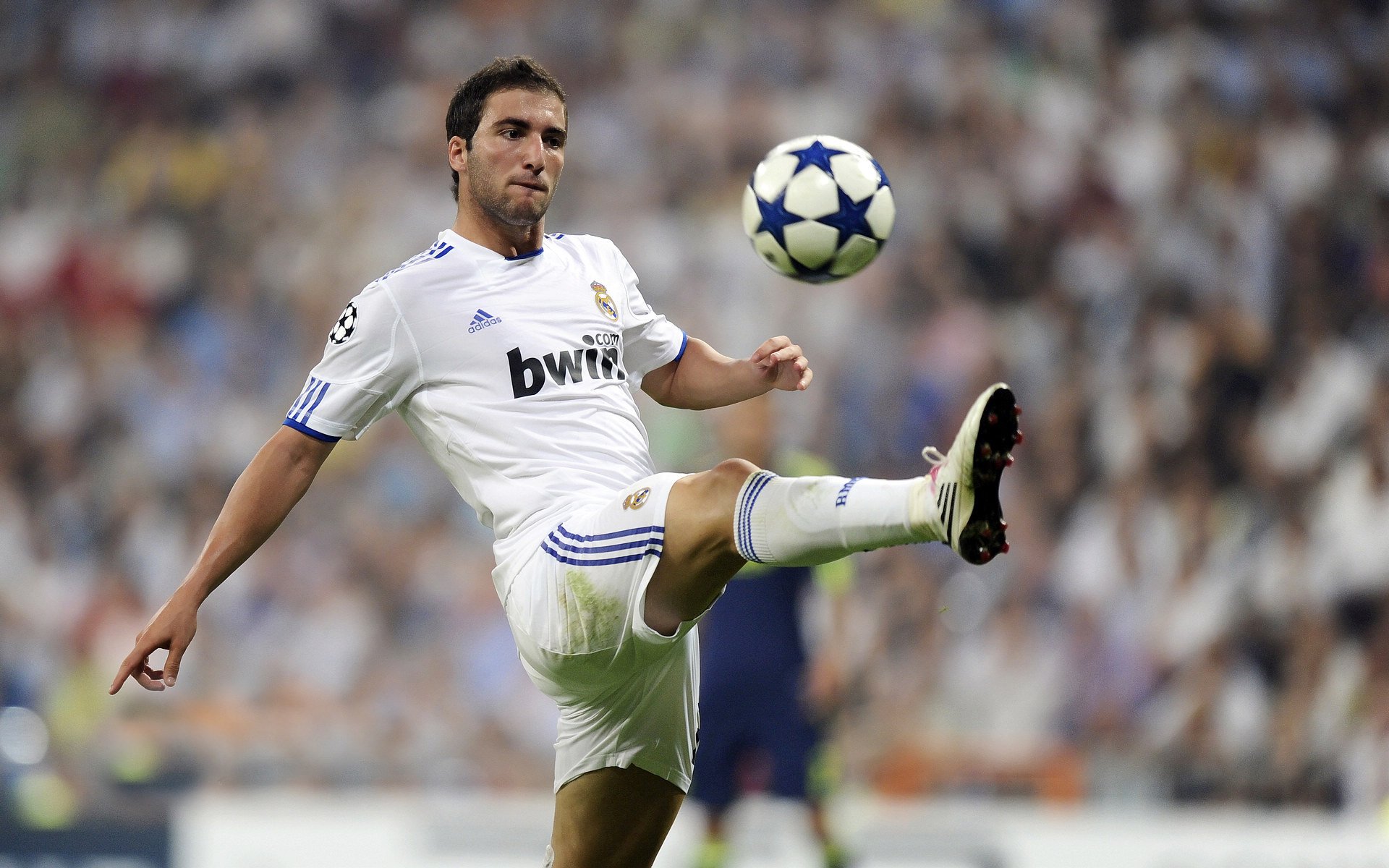 英超争冠之夜,劳塔罗打出统治级数据,阿根廷神锋的封神之战