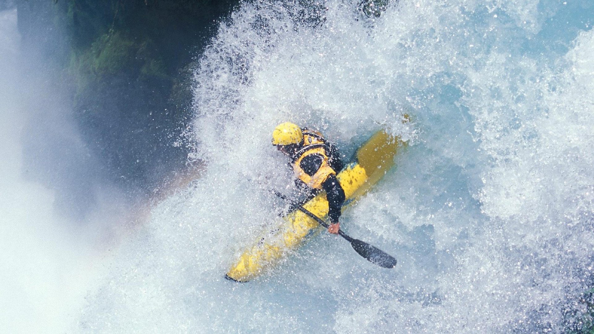克莱·汤普森三分雨淹没骑士,特雷·杨极限后仰绝杀定乾坤