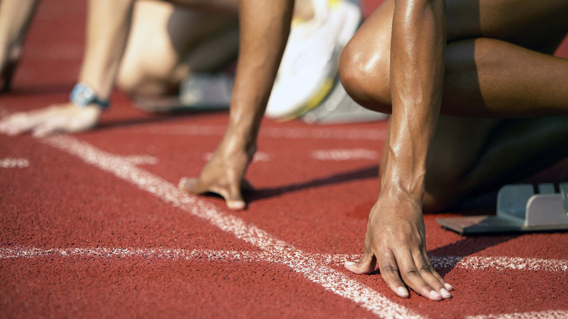 赛道新秩序,阿斯顿马丁轻取梅赛德斯,诺里斯领军开启新时代